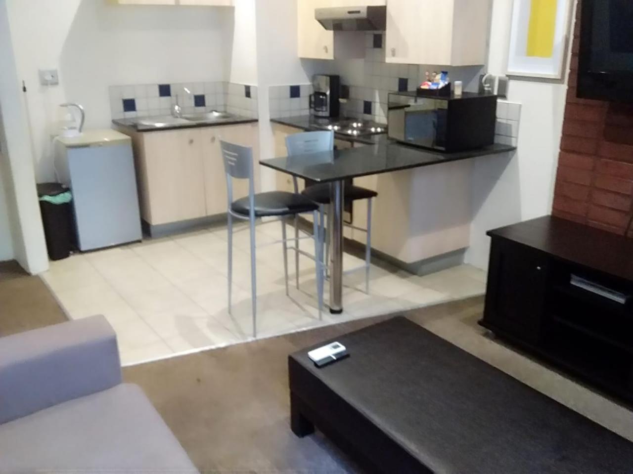 Mabungubwe Hotel Apartments - Home Away From Home Johannesburg Buitenkant foto